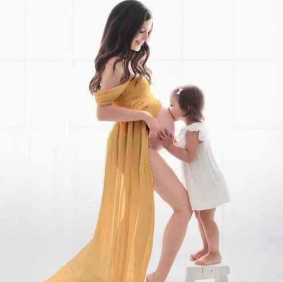 Maternity Dress for Photoshoot sz Small - Picture 2 of 3